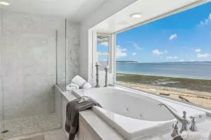 15628 Point Monroe Dr NE, Bainbridge Island, WA 98110 - Photo 17
