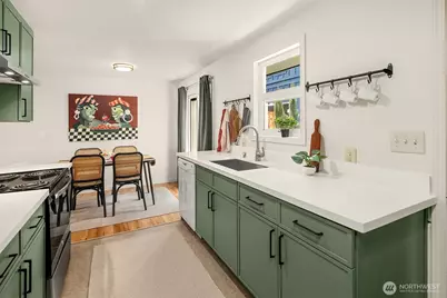 5035 25th Avenue SW, Seattle, WA 98106 - Photo 15