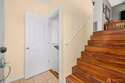 23120 SE Black Nugget Road #E1, Issaquah, WA 98029 - Photo 3