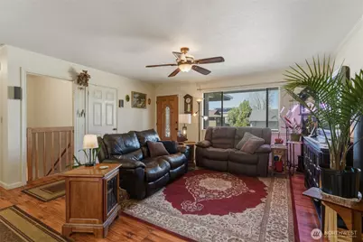 1140 SE Colonial Drive, College Place, WA 99362 - Photo 3