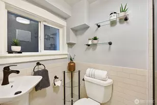 1910 N 38th St, Seattle, WA 98103 - Photo 19