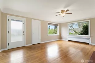 214 J St NE, Auburn, WA 98002 - Photo 3