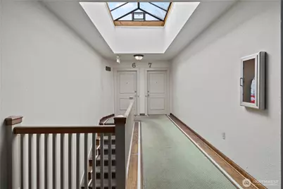 741 Federal Avenue E, Seattle, WA 98102 - Photo 11