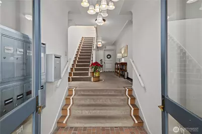 741 Federal Avenue E, Seattle, WA 98102 - Photo 13