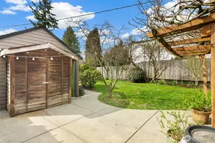 8053 Brooklyn Ave NE, Seattle, WA 98115 - Photo 29