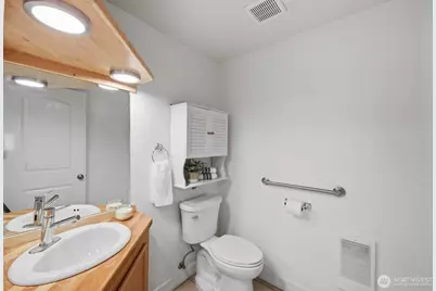 1721 Madison Street #C, Everett, WA 98203 - Photo 17