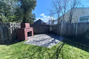 2735 Locust Ave W, University Place, WA 98466 - Photo 17