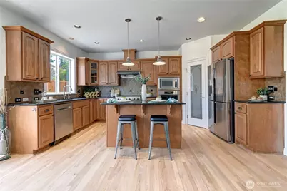 8032 124th Court NE, Kirkland, WA 98033 - Photo 3