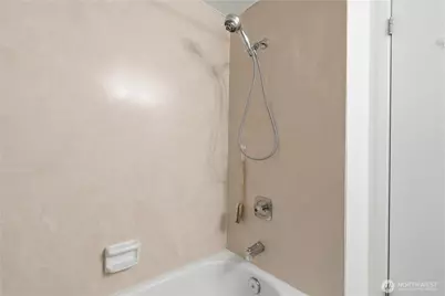 10101 SE 3rd Street #402, Bellevue, WA 98004 - Photo 19