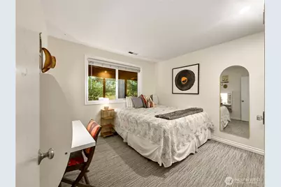 4017 239th Place SE, Sammamish, WA 98029 - Photo 15