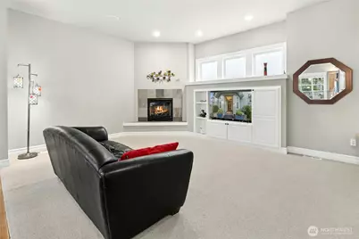 2411 30th Avenue NE, Issaquah, WA 98029 - Photo 9