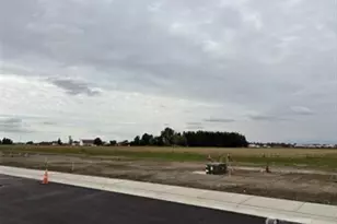 420 W 4th St, Everson, WA 98247 - Photo 1