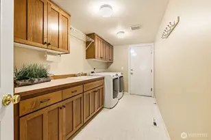 2401 Lyons Ave NE, Renton, WA 98059 - Photo 23
