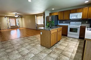 1015 S 10th Ave, Othello, WA 99344 - Photo 11