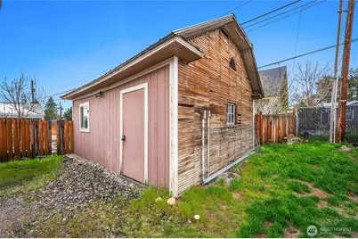 909 Kittitas Street, Wenatchee, WA 98801 - Photo 39