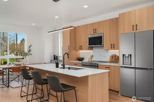 219 NE 75th St, Seattle, WA 98115 - Photo 5