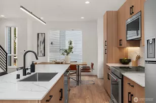 219 NE 75th St, Seattle, WA 98115 - Photo 7