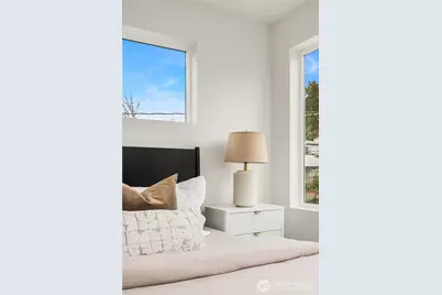 219 NE 75th Street, Seattle, WA 98115 - Photo 17