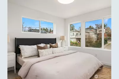 219 NE 75th Street, Seattle, WA 98115 - Photo 15