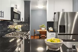2716 Elliott Ave, Seattle, WA 98121 - Photo 7
