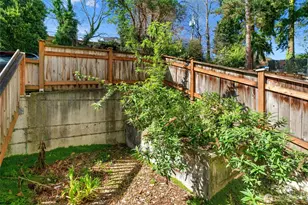 13718 N Midvale Ave, Seattle, WA 98133 - Photo 23