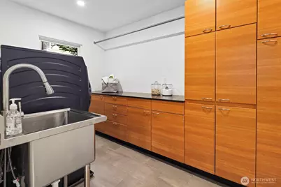 6304 Lakeview Drive, Kirkland, WA 98033 - Photo 31