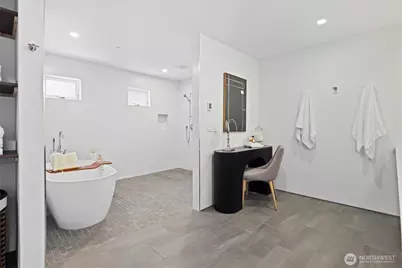 6304 Lakeview Drive, Kirkland, WA 98033 - Photo 21