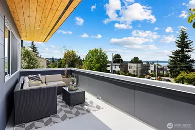 6304 Lakeview Drive, Kirkland, WA 98033 - Photo 19