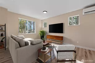 945 NW Heller St, Oak Harbor, WA 98277 - Photo 9