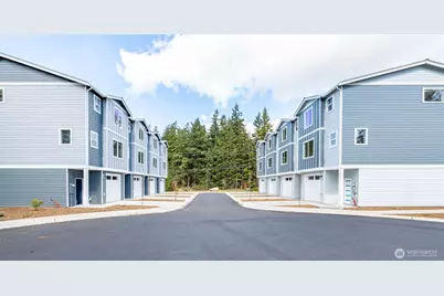 945 NW Heller Street #C2, Oak Harbor, WA 98277 - Photo 3