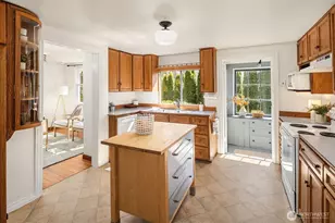 9213 25th Ave NE, Seattle, WA 98115 - Photo 15