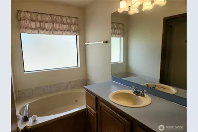 28718 207th Avenue SE, Kent, WA 98042 - Photo 25