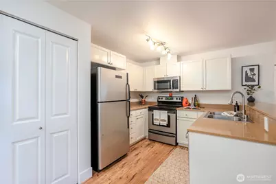 566 Prospect Street #108, Seattle, WA 98109 - Photo 7