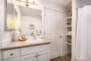 566 Prospect St, Seattle, WA 98109 - Photo 11