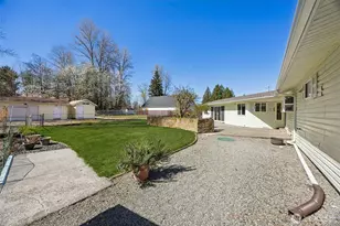 12502 Bingham Ave E, Tacoma, WA 98446 - Photo 27