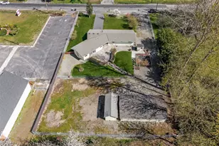 12502 Bingham Ave E, Tacoma, WA 98446 - Photo 31