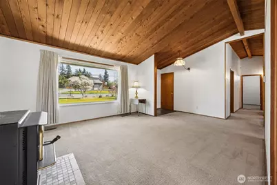 12502 Bingham Avenue E, Tacoma, WA 98446 - Photo 5