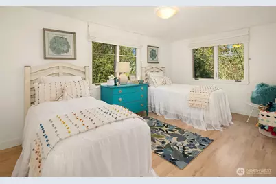 8021 SE 57th Street, Mercer Island, WA 98040 - Photo 17