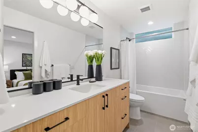 3646 Greenwood Avenue N #B, Seattle, WA 98103 - Photo 17