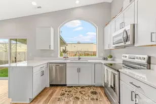 116 NE James St, Camas, WA 98607 - Photo 9