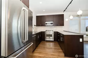 4262 Linden Ave N, Seattle, WA 98103 - Photo 7