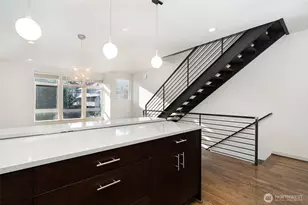 4262 Linden Ave N, Seattle, WA 98103 - Photo 9