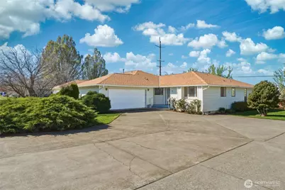 807 SE Sentry Drive, College Place, WA 99324 - Photo 1