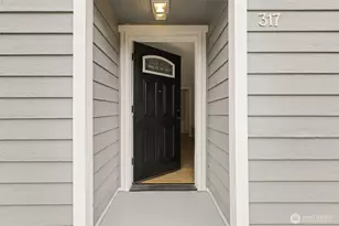 317 SW 124th St, Seattle, WA 98146 - Photo 3