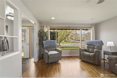 33 Furney Street, Wenatchee, WA 98801 - Photo 5