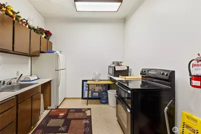 13229 Linden Avenue N #B306, Seattle, WA 98133 - Photo 21