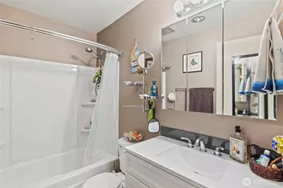 13229 Linden Avenue N #B306, Seattle, WA 98133 - Photo 9