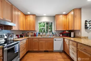 8992 Denise Pl NE, Bremerton, WA 98311 - Photo 9