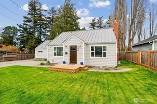 950 SE 4th Ave, Oak Harbor, WA 98277 - Photo 3