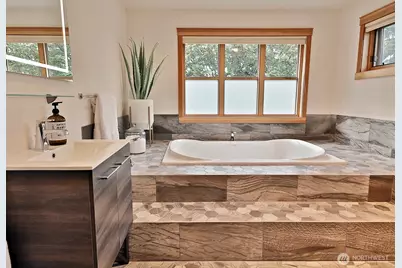 8045 Possession Road, Clinton, WA 98236 - Photo 17